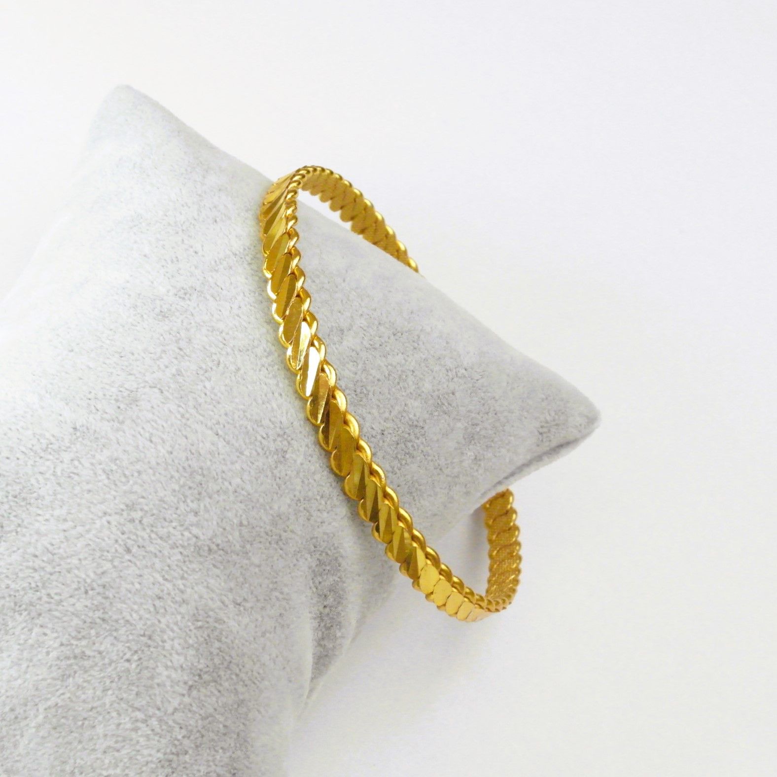 22 Ayar Altın Kaplama Üçlü Burma Bilezik AB15