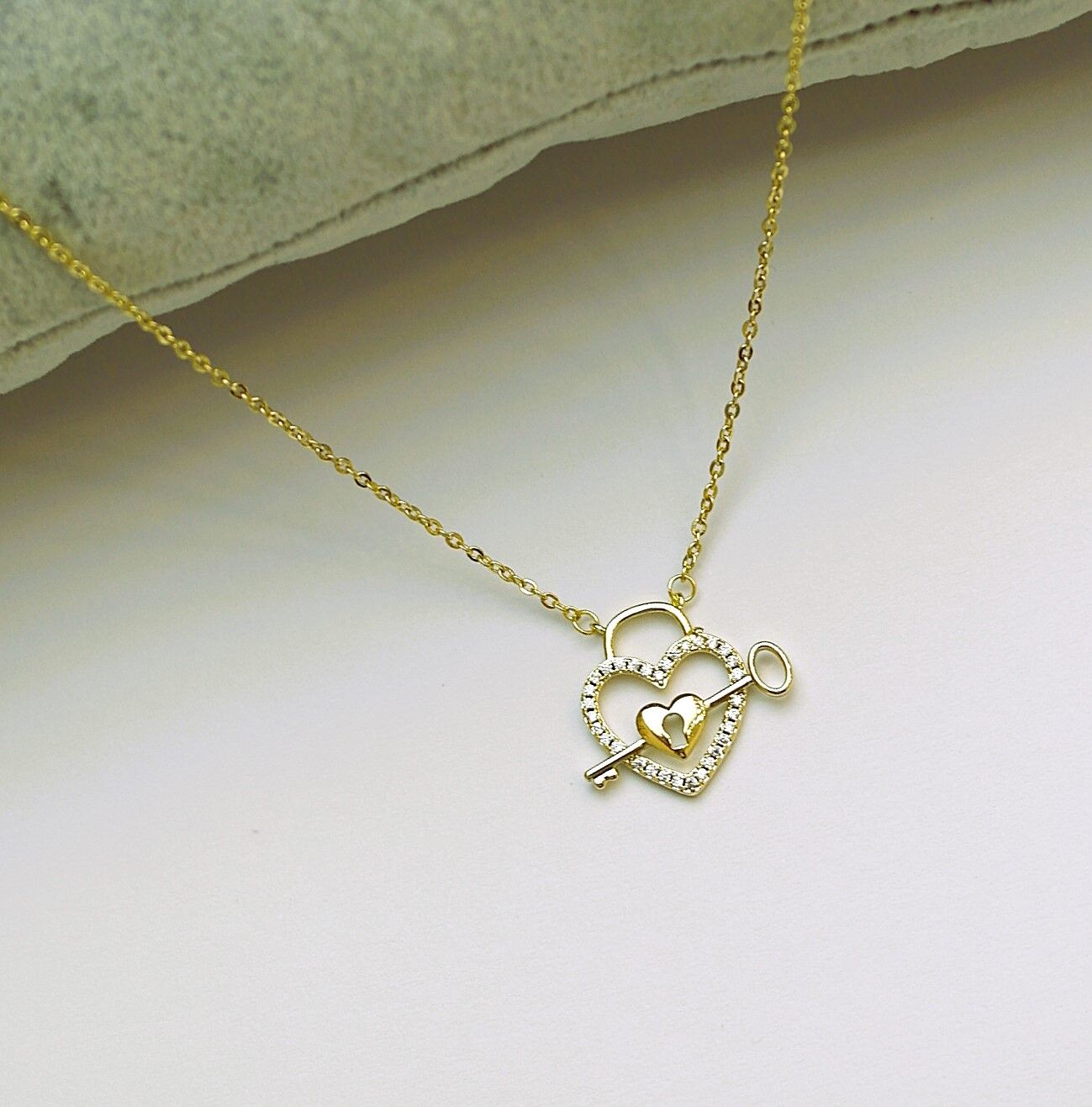 14K Altın Rengi Xuping Anahtar Kalp Kolye TK304