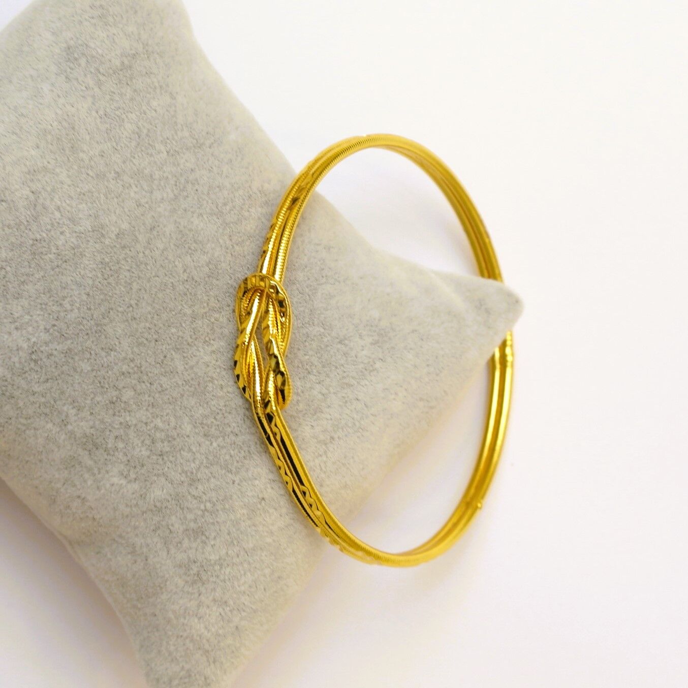 İmitasyon 22 Ayar Altın Rengi Aşk Düğümü Ajda Bilezik AB175