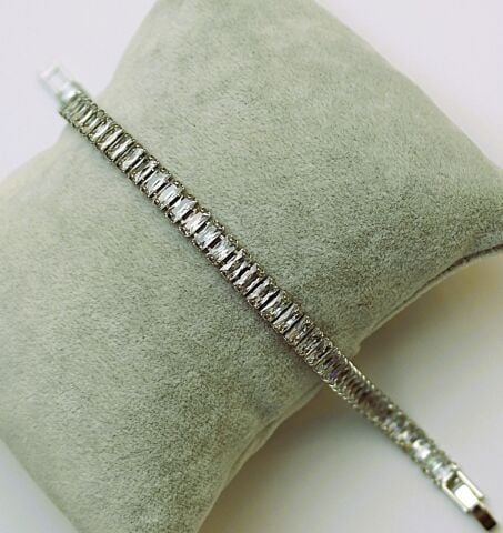 Gümüş Rengi Baget Taşlı Suyolu Bileklik TBL544