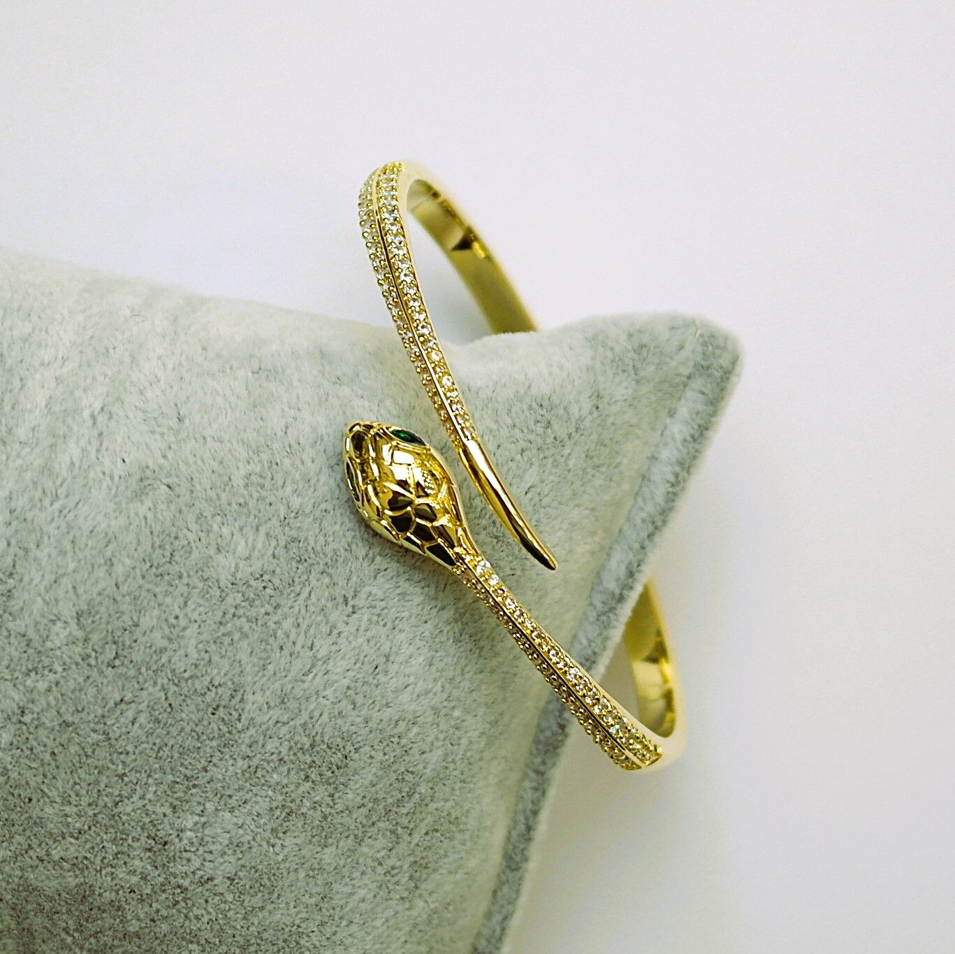 Vip Zirkon Taşlı Altın Kaplama Bileklik TBL549