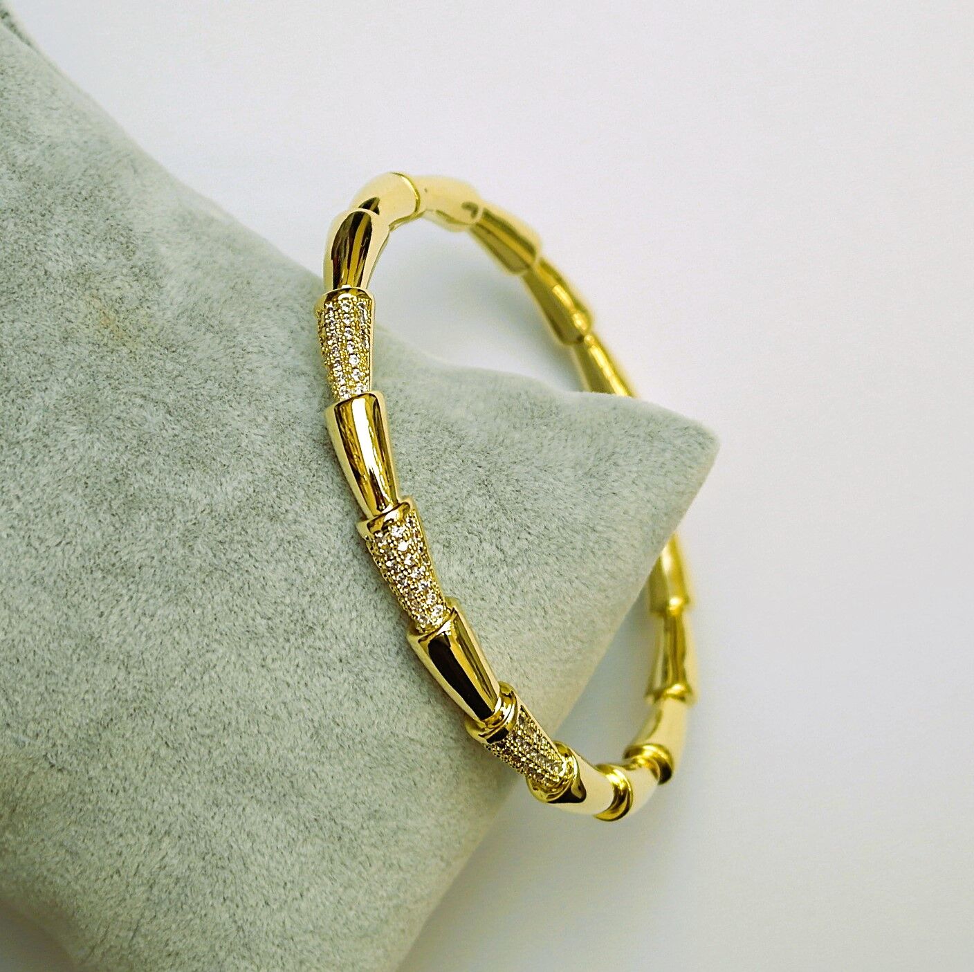 Vip Zirkon Taşlı Altın Kaplama Bileklik TBL550