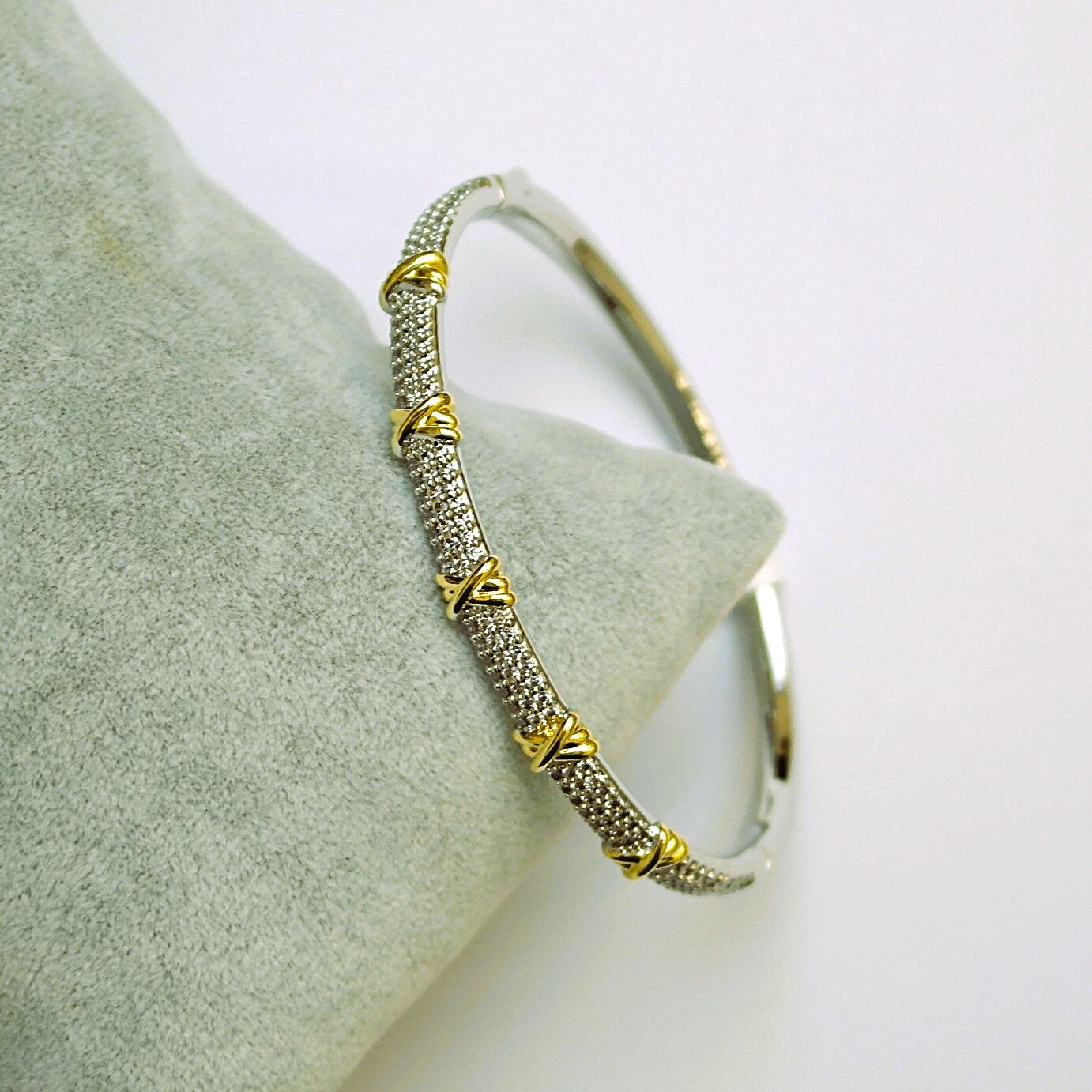 Vip Zirkon Taşlı Altın Kaplama Bileklik TBL552