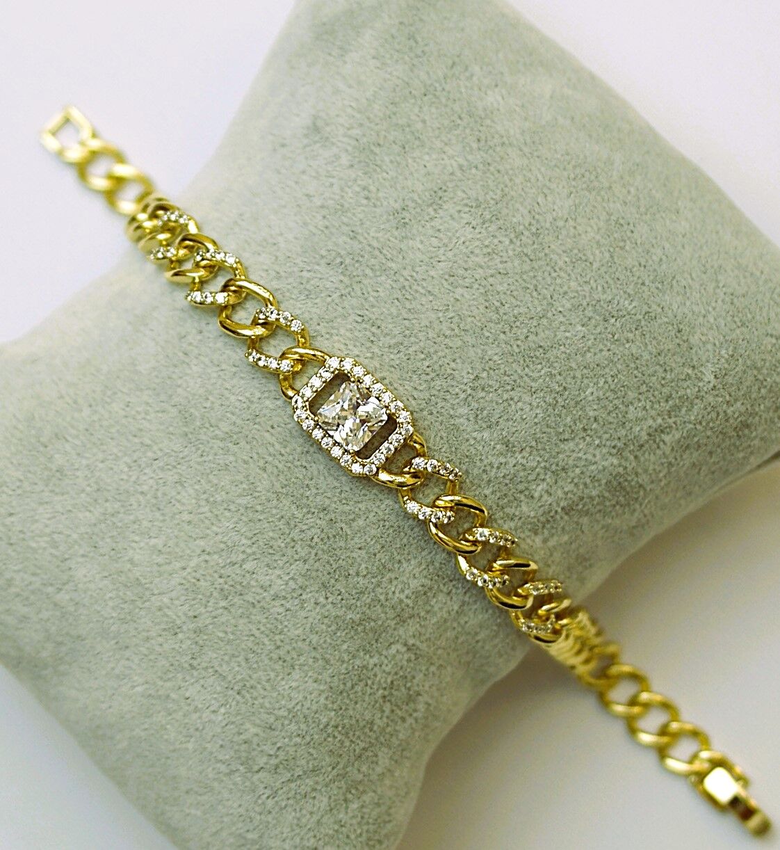 14 Ayar Altın Renginde Bileklik TBL338