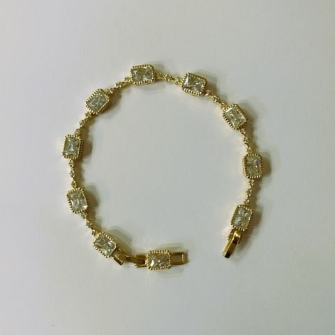 14 Ayar Altın Rengi Baget Taşlı Bileklik TBL429